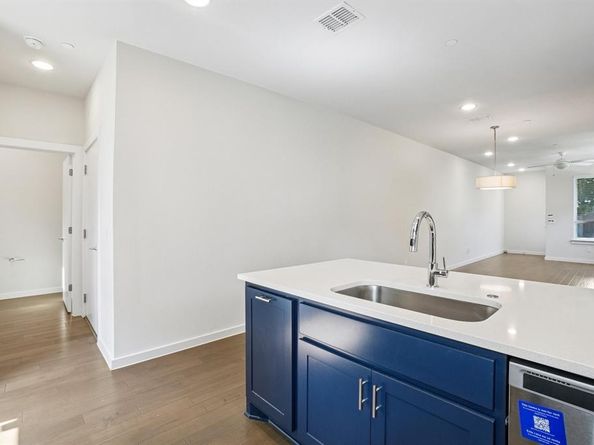 1268  Clifftop Lane , Dallas Texas 75208