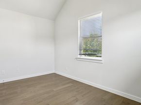 1268  Clifftop Lane , Dallas Texas 75208