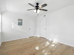 9827  Park Lane Court , Dallas Texas 75220