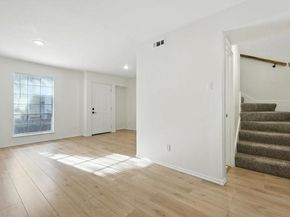 9827  Park Lane Court , Dallas Texas 75220