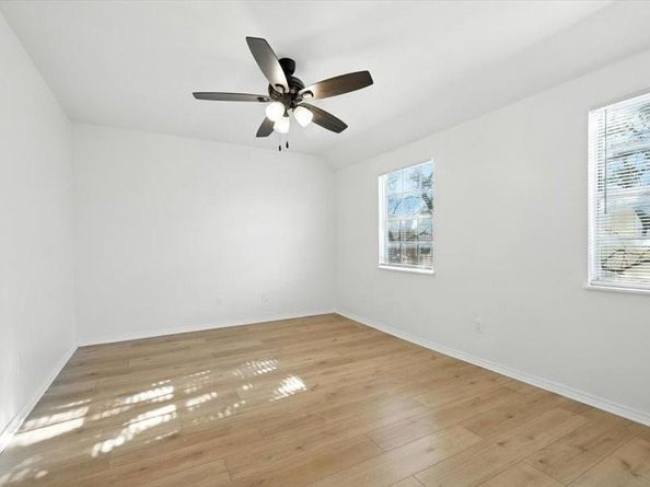 9827  Park Lane Court , Dallas Texas 75220