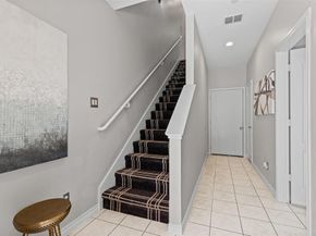 15759  Seabolt   44, Addison Texas 75001