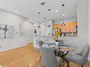 15759  Seabolt   44, Addison Texas 75001