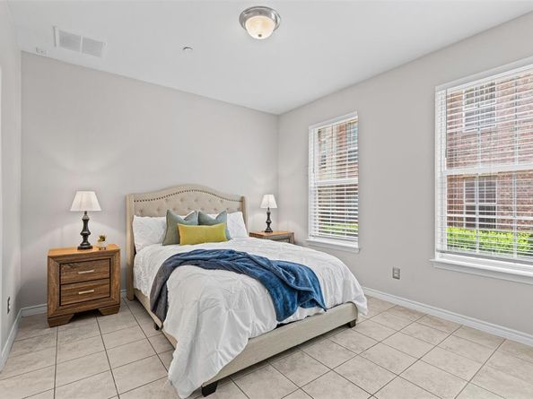 15759  Seabolt   44, Addison Texas 75001