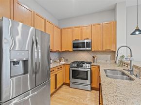15759  Seabolt   44, Addison Texas 75001