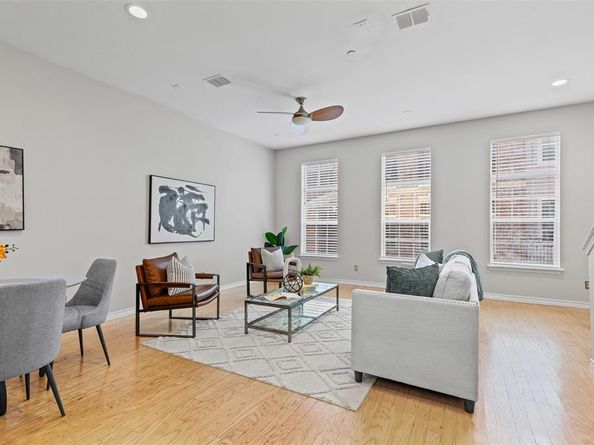 15759  Seabolt   44, Addison Texas 75001