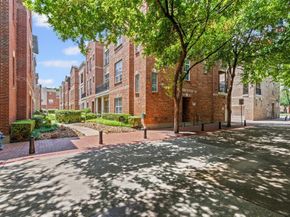 15759  Seabolt   44, Addison Texas 75001