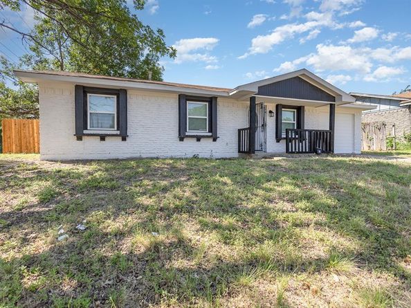 3828  Pacesetter Drive , Dallas Texas 75241