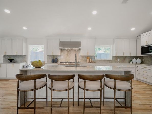 4336  Irvin Simmons Drive , Dallas Texas 75229