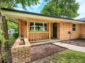 1048  Indian Creek Trail , Dallas Texas 75241