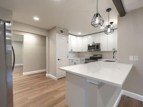 1048  Indian Creek Trail , Dallas Texas 75241