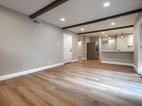 1048  Indian Creek Trail , Dallas Texas 75241