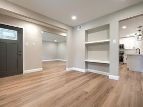 1048  Indian Creek Trail , Dallas Texas 75241