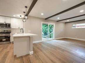 1048  Indian Creek Trail , Dallas Texas 75241