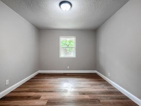 1048  Indian Creek Trail , Dallas Texas 75241