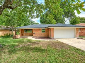 1048  Indian Creek Trail , Dallas Texas 75241