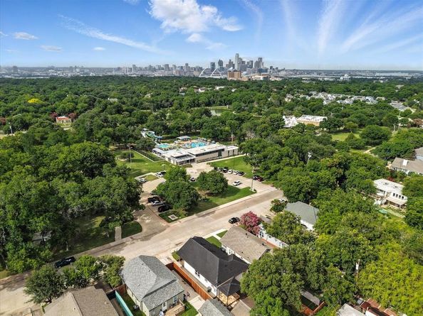 826 W Canty Street , Dallas Texas 75208