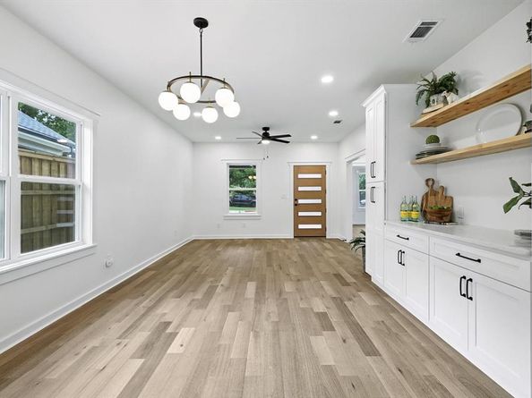 826 W Canty Street , Dallas Texas 75208