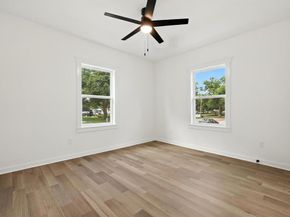 826 W Canty Street , Dallas Texas 75208