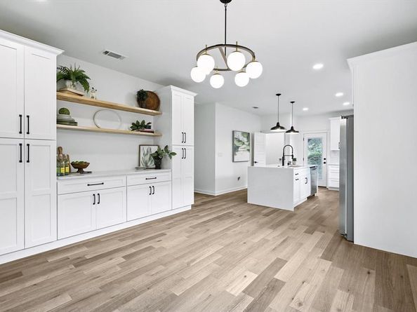 826 W Canty Street , Dallas Texas 75208