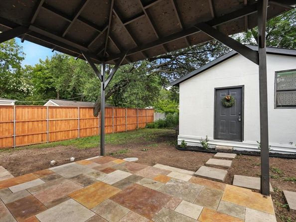 826 W Canty Street , Dallas Texas 75208