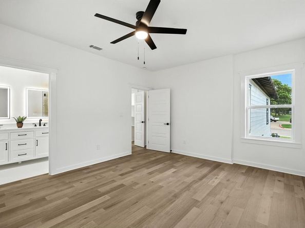 826 W Canty Street , Dallas Texas 75208