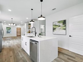 826 W Canty Street , Dallas Texas 75208