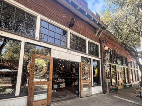 826 W Canty Street , Dallas Texas 75208
