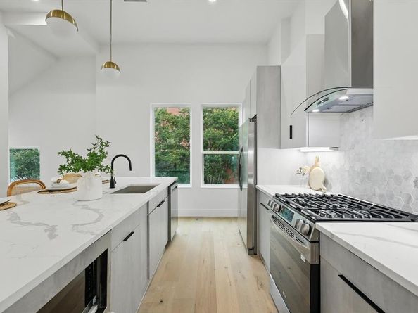 4208  Live Oak Street  102, Dallas Texas 75204