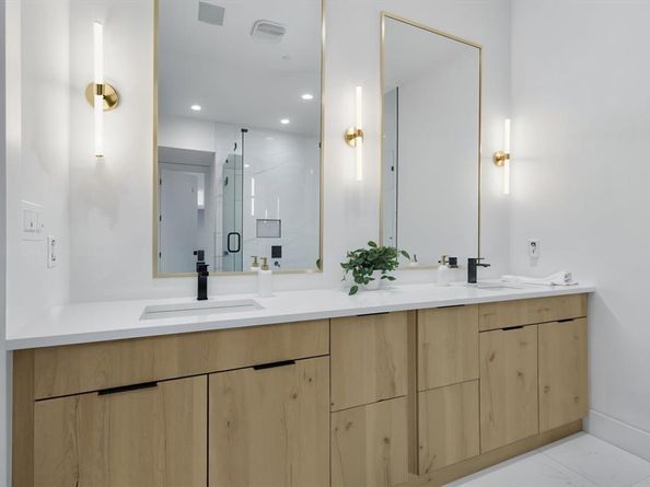 4208  Live Oak Street  102, Dallas Texas 75204