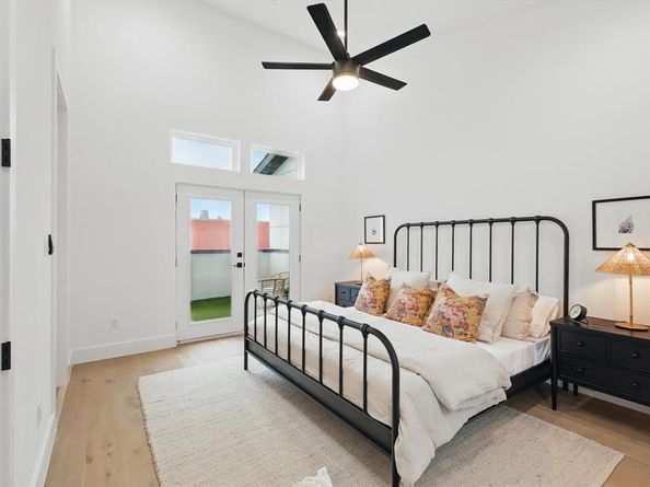 4208  Live Oak Street  102, Dallas Texas 75204