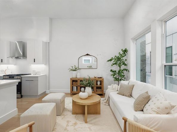 4208  Live Oak Street  102, Dallas Texas 75204