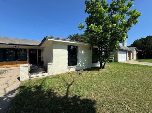 505  Russell Road , Everman Texas 76140