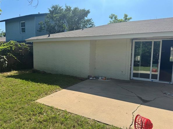 505  Russell Road , Everman Texas 76140