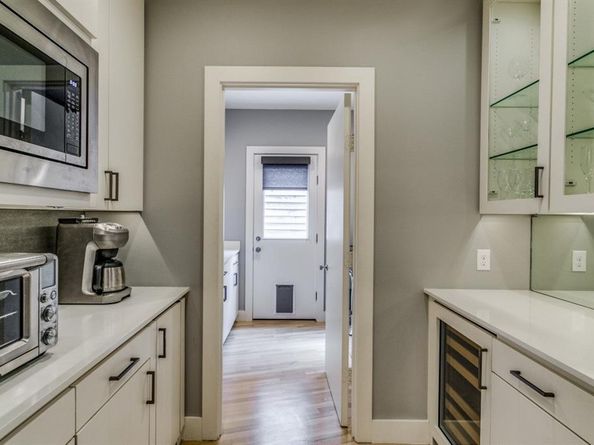 3866  Lively Lane , Dallas Texas 75220