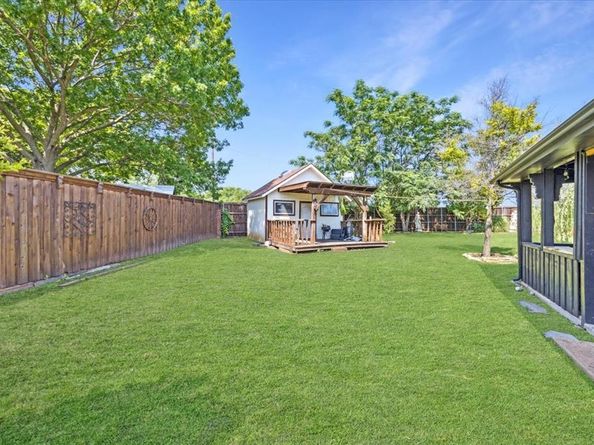 1701  Prairie Creek Court , Garland Texas 75040