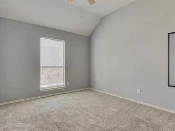 5893  Echo Bluff Drive , Haltom City Texas 76137