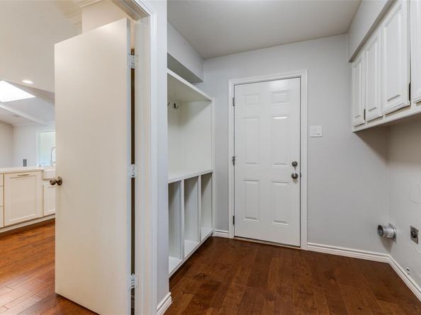 7024  Roundrock Road , Dallas Texas 75248