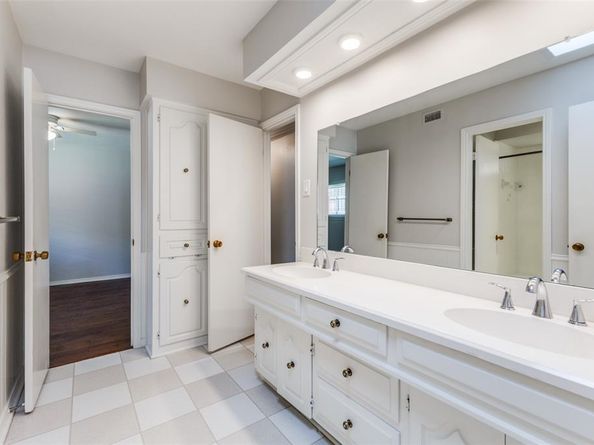 7024  Roundrock Road , Dallas Texas 75248