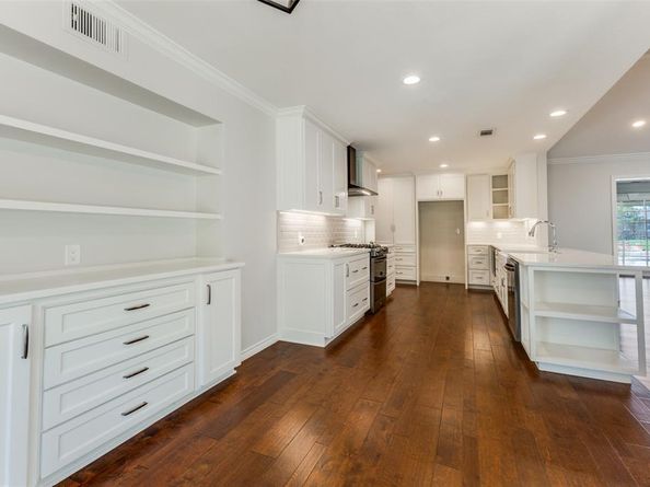7024  Roundrock Road , Dallas Texas 75248