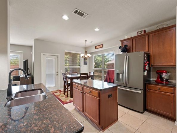 305  Mossy Oak Trail , Fort Worth Texas 76131