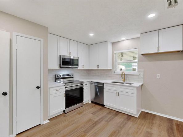 713  Dewberry Drive , Lewisville Texas 75067