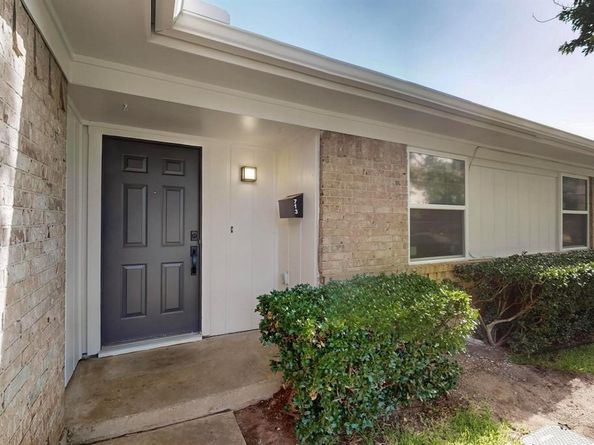 713  Dewberry Drive , Lewisville Texas 75067