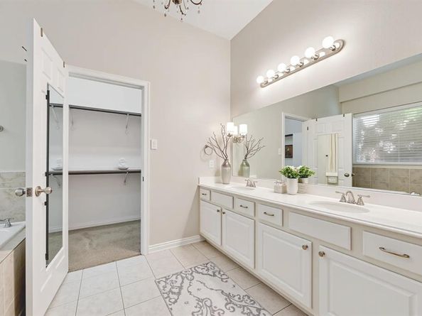 310  Conroe Circle , Lantana Texas 76226