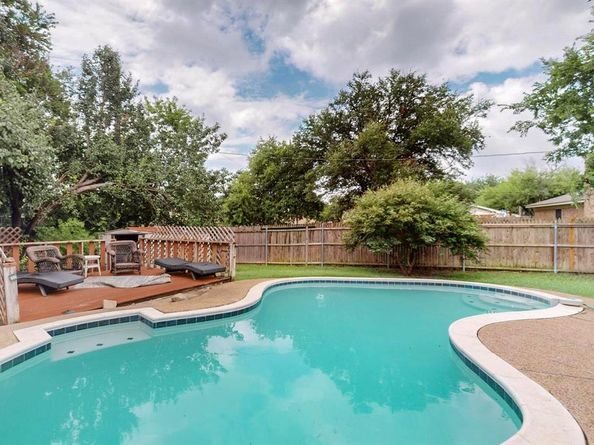 1041  Mckinley Street , Benbrook Texas 76126