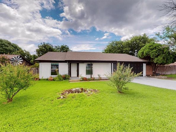 1041  Mckinley Street , Benbrook Texas 76126