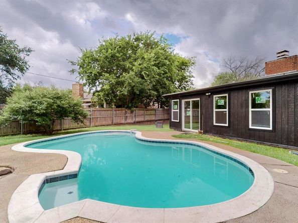 1041  Mckinley Street , Benbrook Texas 76126