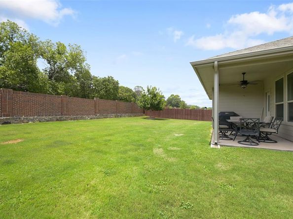 1092  Mooring Drive , Azle Texas 76020
