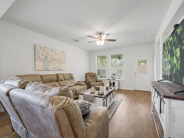 1092  Mooring Drive , Azle Texas 76020