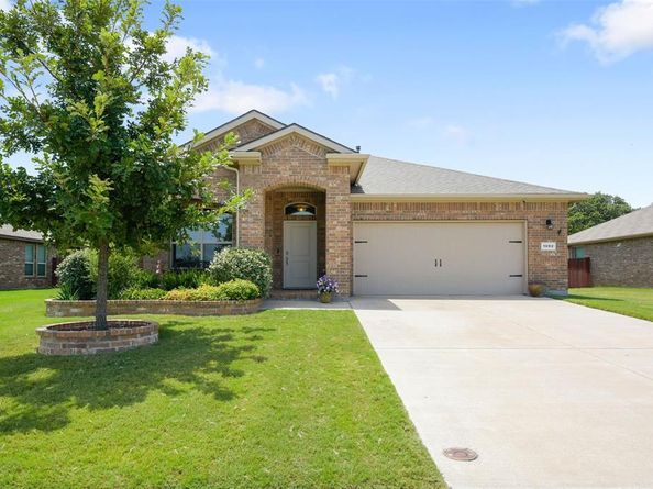 1092  Mooring Drive , Azle Texas 76020